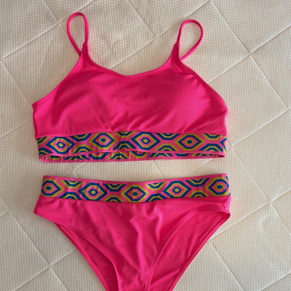 Vibrant Pink Bikini Set with Geometric Band